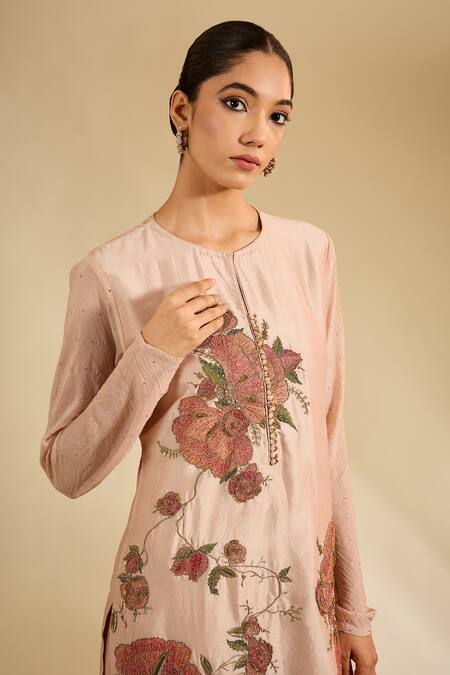 Buy Kaia Peach Silk, Organza, Cotton Embroidery, Sequins, Zari Floral Applique Kurta Set Online at Aza Fashions Buy_Kaia_Peach Silk, Organza, Cotton Embroidery, Sequins, Zari Floral Applique Kurta Set_Online_at_Aza_Fashions