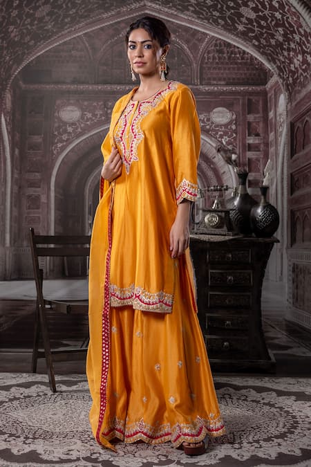 Buy_Label Radini_Yellow Chanderi Sequins, Zari Round Neck Kashmiri Tila Embroidered Kurta Set _Online_at_Aza_Fashions