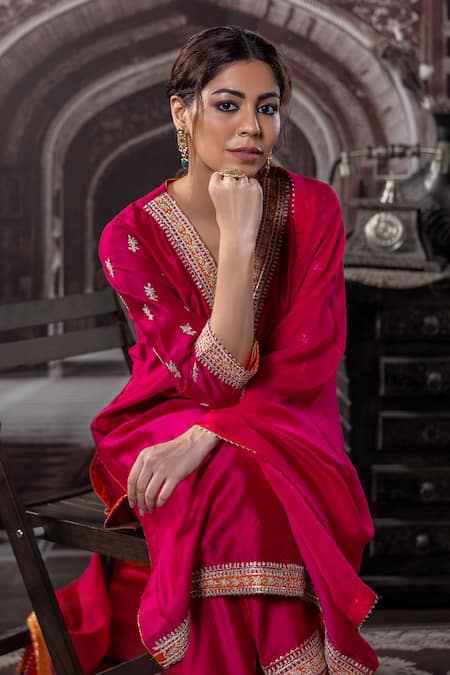 Label Radini_Pink Chanderi Sequins, Zari V-neck Kashmiri Tila Embroidered Kurta Set _Online_at_Aza_Fashions