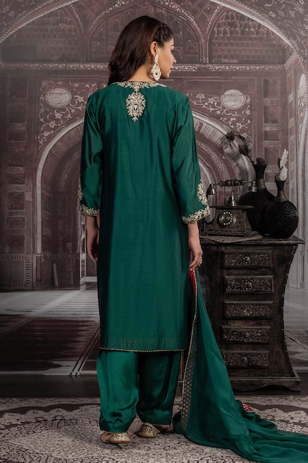 Shop_Label Radini_Green Chanderi Zari, Sequins Round Neck Kashmiri Tila Hand Embroidered Kurta Set _at_Aza_Fashions