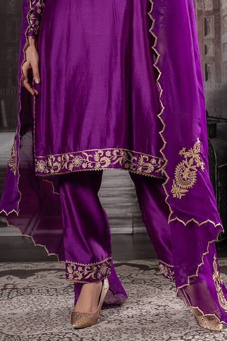 Shop Label Radini Purple Chanderi Pearls, Zari, Embroidery Split V-neck Aari Hand Kurta Set Online at Aza Fashions Shop_Label Radini_Purple Chanderi Pearls, Zari, Embroidery Split V-neck Aari Hand Kurta Set _Online_at_Aza_Fashions