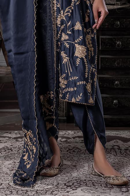 Label Radini_Blue Chanderi Pearls, Embroidery, Zari Split V-neck Navy Floral Kurta Set _Online_at_Aza_Fashions