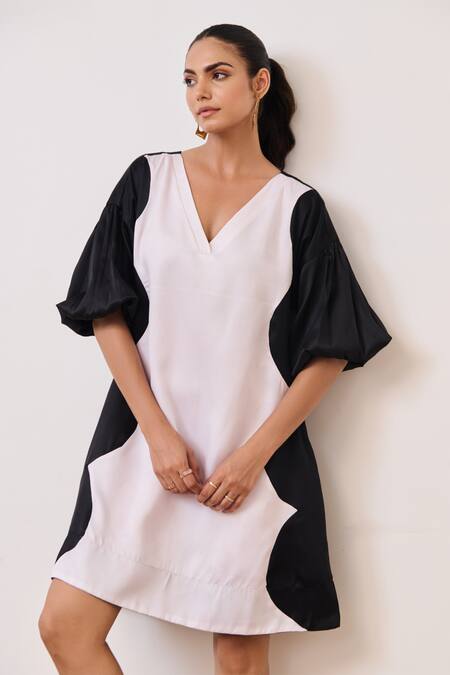 Buy_Moontara_Black Cotton Satin V-neck Color Blocked Dress 