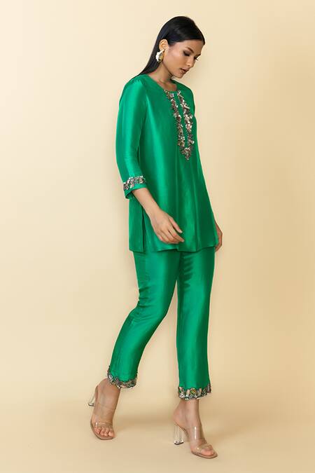 Maison Blu Green Silk, Linen Beads, Embroidery Round Neck 3d Tunic And Pant Set Online at Aza Fashions Maison Blu_Green Silk, Linen Beads, Embroidery Round Neck 3d Tunic And Pant Set _Online_at_Aza_Fashions
