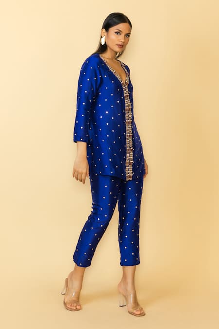 Maison Blu_Blue Silk, Lurex Sequins V-neck Embellished Kurta And Pant Set _Online_at_Aza_Fashions