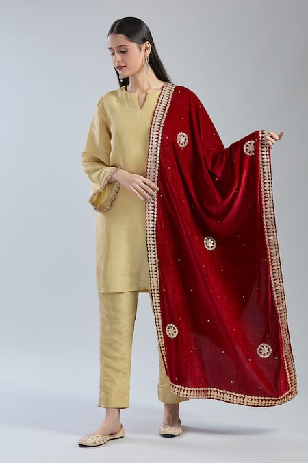 Naintara Bajaj_Maroon Velvet Beads, Stones Floral Embroidered Dupatta _Online_at_Aza_Fashions