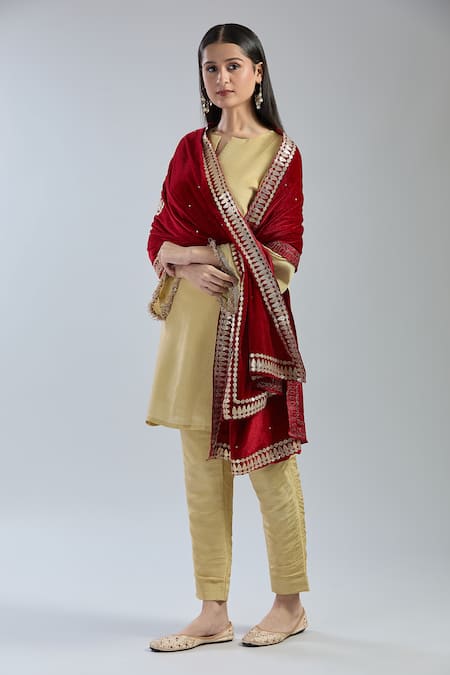 Buy_Naintara Bajaj_Maroon Velvet Beads, Stones Floral Embroidered Dupatta _Online_at_Aza_Fashions