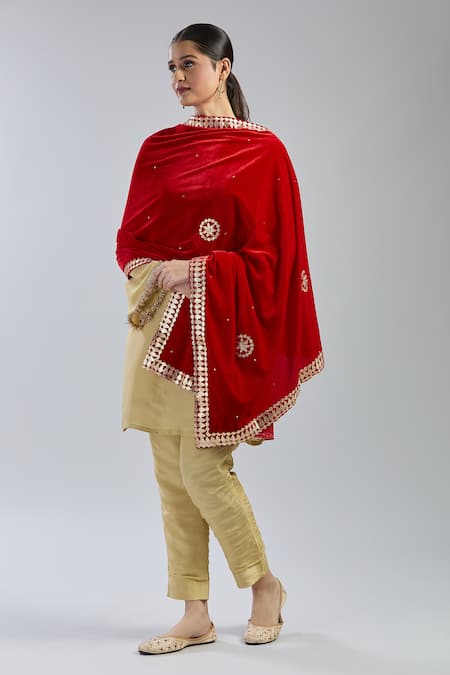 Shop_Naintara Bajaj_Red Velvet Beads, Stones Floral Butti Dupatta _at_Aza_Fashions