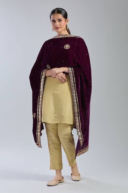 Naintara Bajaj_Wine Velvet Beads, Stones Floral Butti Embroidered Dupatta _Online_at_Aza_Fashions