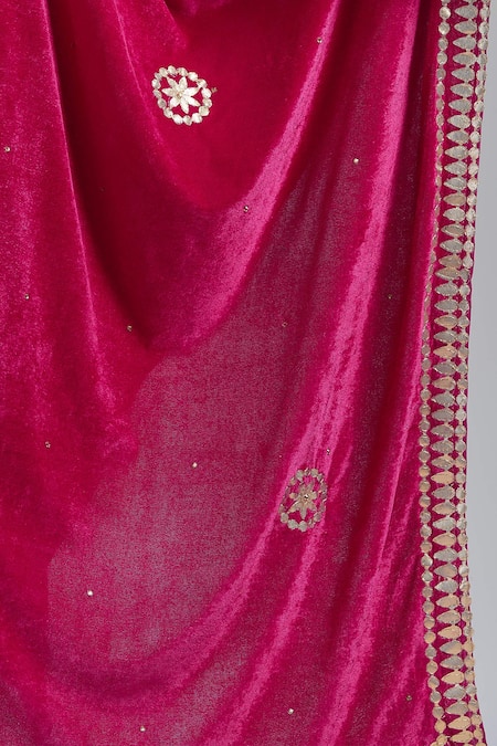 Naintara Bajaj Magenta Velvet Beads, Stones Floral Embroidered Dupatta Online at Aza Fashions Naintara Bajaj_Magenta Velvet Beads, Stones Floral Embroidered Dupatta _Online_at_Aza_Fashions