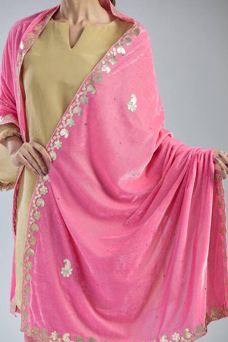 Naintara Bajaj_Pink Velvet Gota Patti Embroidered Dupatta _Online_at_Aza_Fashions