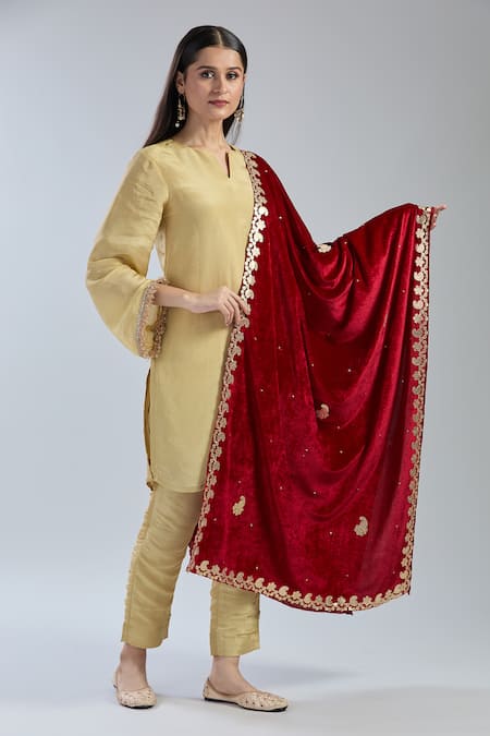 Buy Naintara Bajaj Maroon Velvet Embroidery Paisley Work Dupatta Online at Aza Fashions Buy_Naintara Bajaj_Maroon Velvet Embroidery Paisley Work Dupatta _Online_at_Aza_Fashions