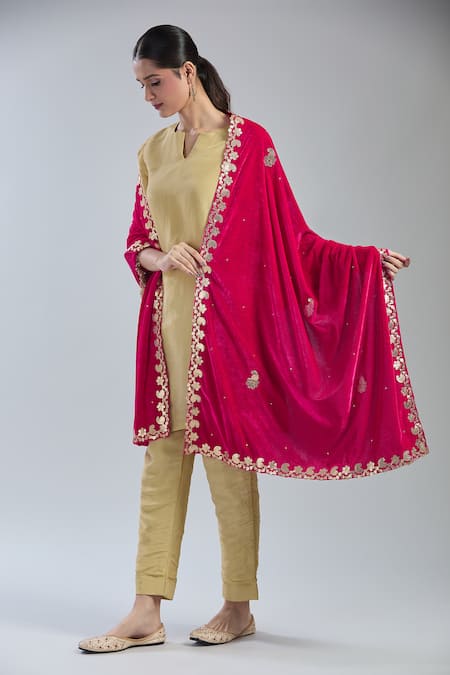 Shop Naintara Bajaj Magenta Velvet Gota Patti Embroidered Dupatta at Aza Fashions Shop_Naintara Bajaj_Magenta Velvet Gota Patti Embroidered Dupatta _at_Aza_Fashions