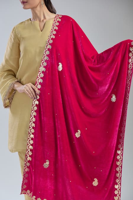 Naintara Bajaj Magenta Velvet Gota Patti Embroidered Dupatta Online at Aza Fashions Naintara Bajaj_Magenta Velvet Gota Patti Embroidered Dupatta _Online_at_Aza_Fashions
