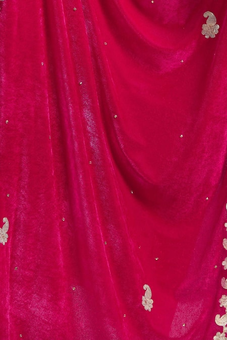 Buy Naintara Bajaj Magenta Velvet Gota Patti Embroidered Dupatta Online at Aza Fashions Buy_Naintara Bajaj_Magenta Velvet Gota Patti Embroidered Dupatta _Online_at_Aza_Fashions