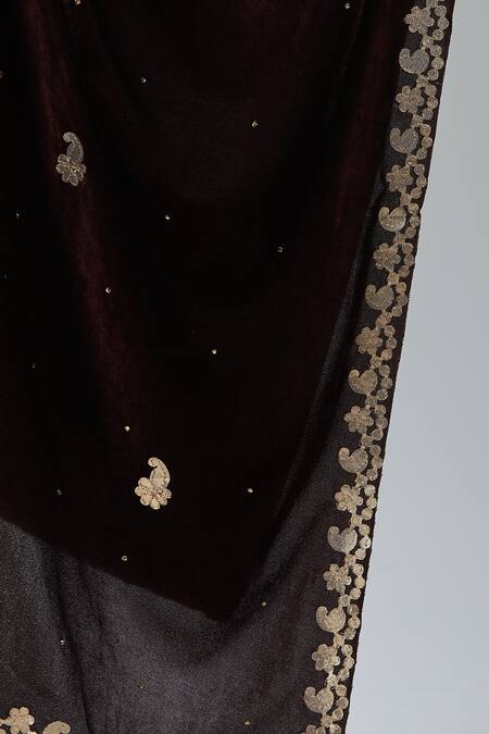 Naintara Bajaj_Brown Velvet Embroidery Gota Patti Paisley Dupatta _at_Aza_Fashions