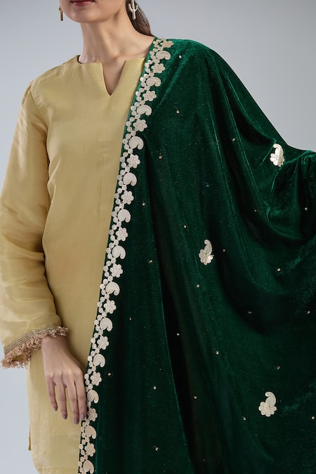 Buy Naintara Bajaj Green Velvet Embroidery Paisley Gota Patti Dupatta Online at Aza Fashions Buy_Naintara Bajaj_Green Velvet Embroidery Paisley Gota Patti Dupatta _Online_at_Aza_Fashions