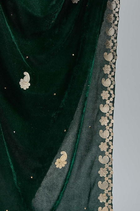Shop Naintara Bajaj Green Velvet Embroidery Paisley Gota Patti Dupatta Online at Aza Fashions Shop_Naintara Bajaj_Green Velvet Embroidery Paisley Gota Patti Dupatta _Online_at_Aza_Fashions
