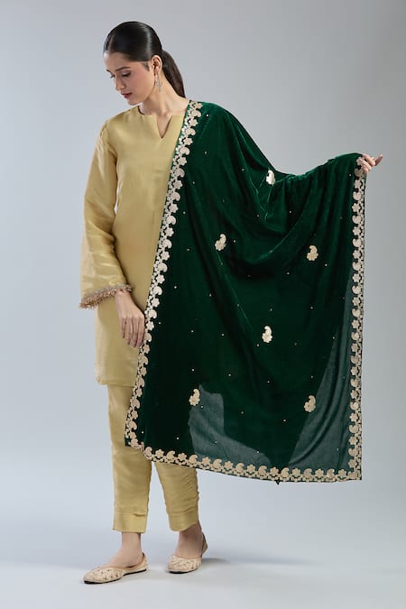 Naintara Bajaj Green Velvet Embroidery Paisley Gota Patti Dupatta at Aza Fashions Naintara Bajaj_Green Velvet Embroidery Paisley Gota Patti Dupatta _at_Aza_Fashions