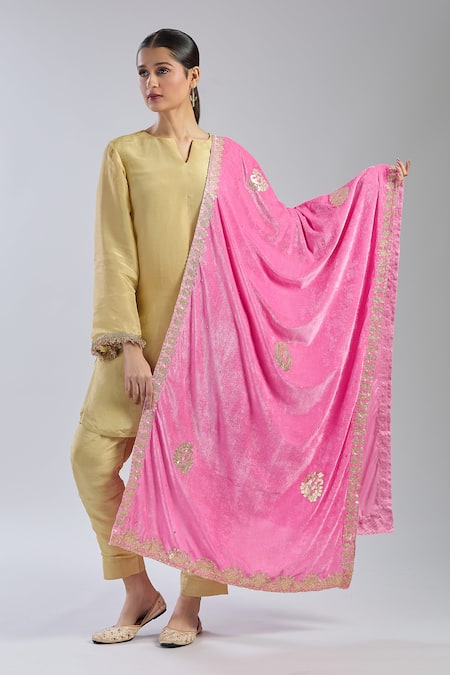 Shop Naintara Bajaj Pink Velvet Gota Patti, Embroidery Dupatta at Aza Fashions Shop_Naintara Bajaj_Pink Velvet Gota Patti, Embroidery Dupatta _at_Aza_Fashions