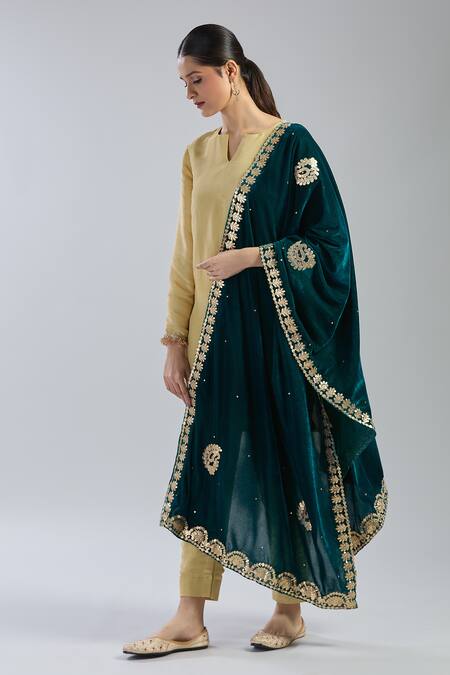 Naintara Bajaj Green Velvet Gota Patti, Embroidery Dupatta Online at Aza Fashions Naintara Bajaj_Green Velvet Gota Patti, Embroidery Dupatta _Online_at_Aza_Fashions