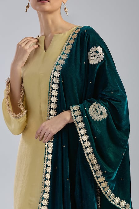 Buy Naintara Bajaj Green Velvet Gota Patti, Embroidery Dupatta Online at Aza Fashions Buy_Naintara Bajaj_Green Velvet Gota Patti, Embroidery Dupatta _Online_at_Aza_Fashions