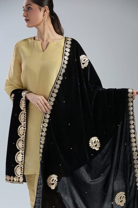 Naintara Bajaj_Black Velvet Gota Patti, Embroidery Dupatta _Online_at_Aza_Fashions