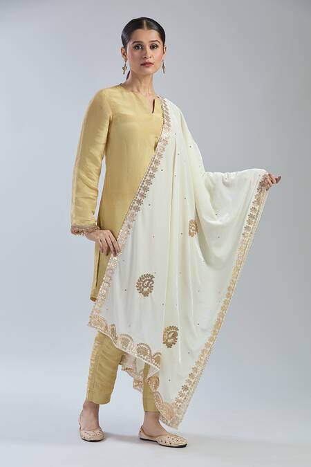 Shop Naintara Bajaj Cream Velvet Gota Patti, Embroidery Dupatta Online at Aza Fashions Shop_Naintara Bajaj_Cream Velvet Gota Patti, Embroidery Dupatta _Online_at_Aza_Fashions