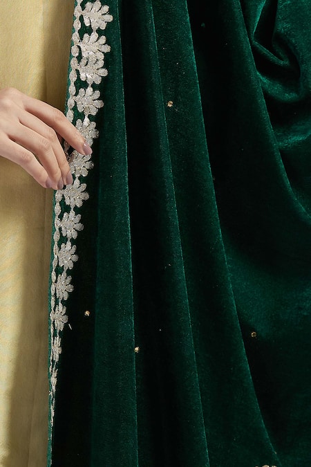 Buy Naintara Bajaj Green Velvet Gota Patti, Embroidery Dupatta Online at Aza Fashions Buy_Naintara Bajaj_Green Velvet Gota Patti, Embroidery Dupatta _Online_at_Aza_Fashions