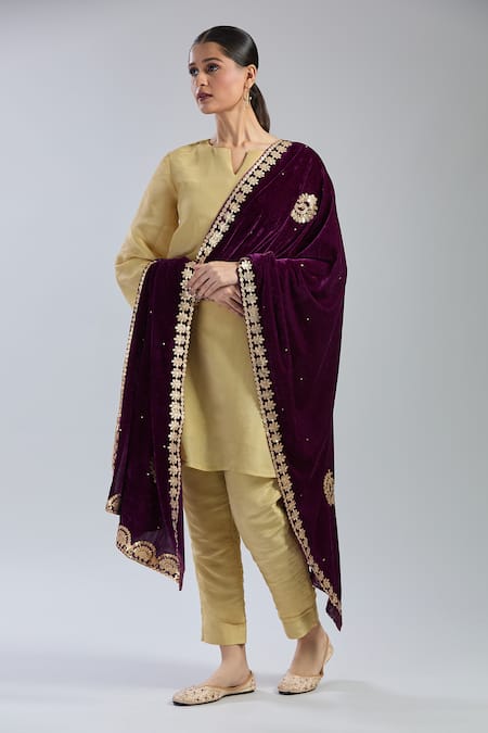 Naintara Bajaj Wine Velvet Gota Patti Dupatta 