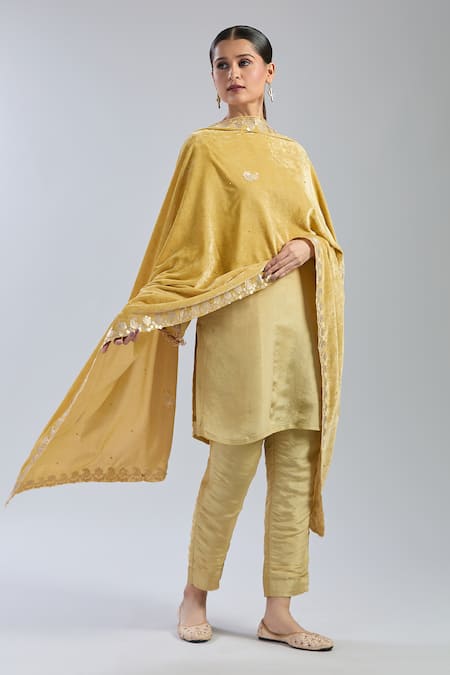 Shop Naintara Bajaj Yellow Velvet Gota Patti, Embroidery Dupatta at Aza Fashions Shop_Naintara Bajaj_Yellow Velvet Gota Patti, Embroidery Dupatta _at_Aza_Fashions
