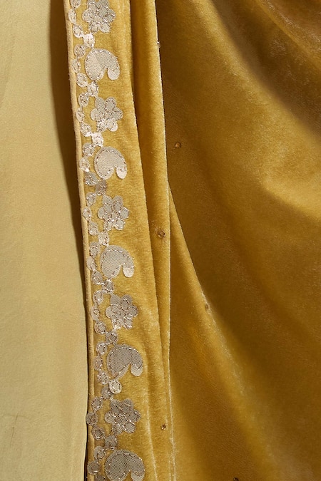 Buy Naintara Bajaj Yellow Velvet Gota Patti, Embroidery Dupatta Online at Aza Fashions Buy_Naintara Bajaj_Yellow Velvet Gota Patti, Embroidery Dupatta _Online_at_Aza_Fashions