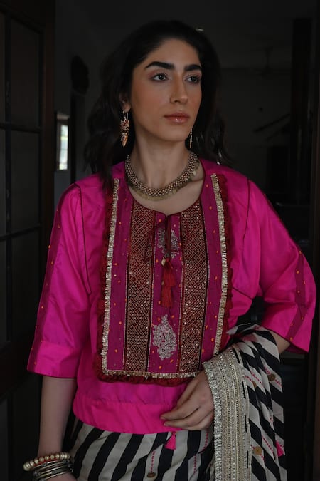 Buy_Shorshe Clothing_Black Satin, Silk Sequins, Tassels Beige And Striped Gota Lace Saree 