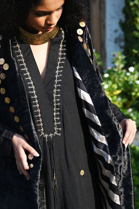 Buy_Shorshe Clothing_Black Velvet, Satin Beads, Sequins V-neck Embellished Jacket_Online_at_Aza_Fashions