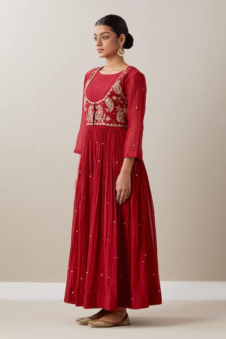 Buy_Priya Chaudhary_Red Chanderi Sequins, Zari Round Neck Pleated Anarkali Set With Koti Jacket _Online_at_Aza_Fashions