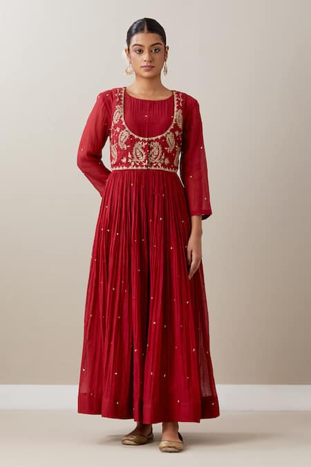 Buy_Priya Chaudhary_Red Chanderi Sequins, Zari Round Neck Pleated Anarkali Set With Koti Jacket _Online_at_Aza_Fashions