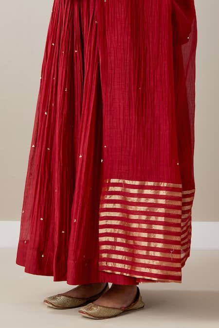 Buy_Priya Chaudhary_Red Chanderi Sequins, Zari Round Neck Pleated Anarkali Set With Koti Jacket 