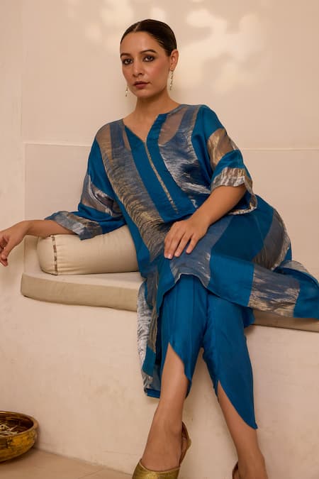 Shop Label Mansi Nagdev Blue Chanderi Open Neck Stripe Pattern Kurta Set Online at Aza Fashions Shop_Label Mansi Nagdev_Blue Chanderi Open Neck Stripe Pattern Kurta Set _Online_at_Aza_Fashions