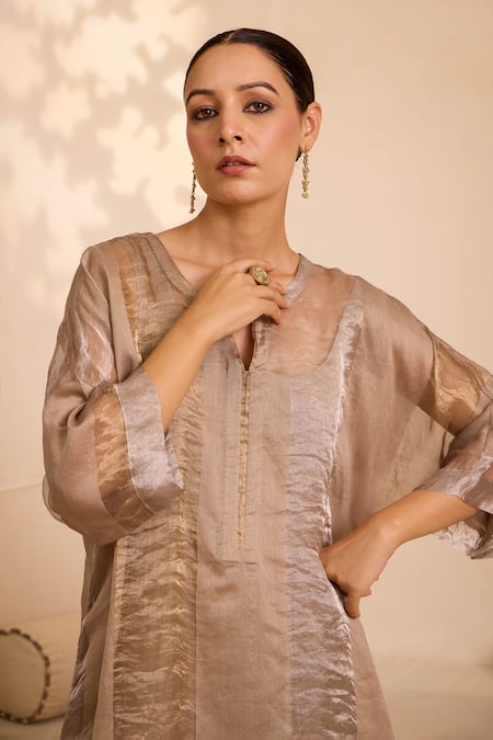 Shop_Label Mansi Nagdev_Gray Chanderi Split V-neck Grey Stripe Kurta Set _Online_at_Aza_Fashions
