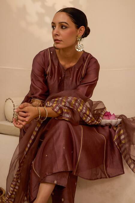 Shop Label Mansi Nagdev Brown Chanderi Embroidery, Sequins Round Neck Floral Kurta Pant Set Online at Aza Fashions Shop_Label Mansi Nagdev_Brown Chanderi Embroidery, Sequins Round Neck Floral Kurta Pant Set _Online_at_Aza_Fashions