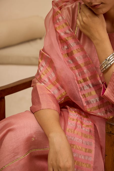 Buy_Label Mansi Nagdev_Pink Chanderi Sequins Round Neck Floral Kurta Set _Online_at_Aza_Fashions