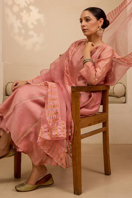 Shop_Label Mansi Nagdev_Pink Chanderi Sequins Round Neck Floral Kurta Set _Online_at_Aza_Fashions