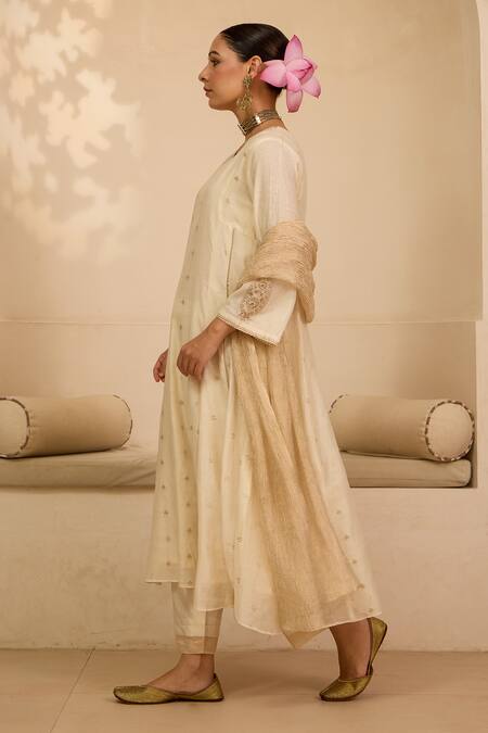 Buy Label Mansi Nagdev Ivory Chanderi Embroidery V-neck Floral Butti Pattern Kurta Pant Set Online at Aza Fashions Buy_Label Mansi Nagdev_Ivory Chanderi Embroidery V-neck Floral Butti Pattern Kurta Pant Set_Online_at_Aza_Fashions