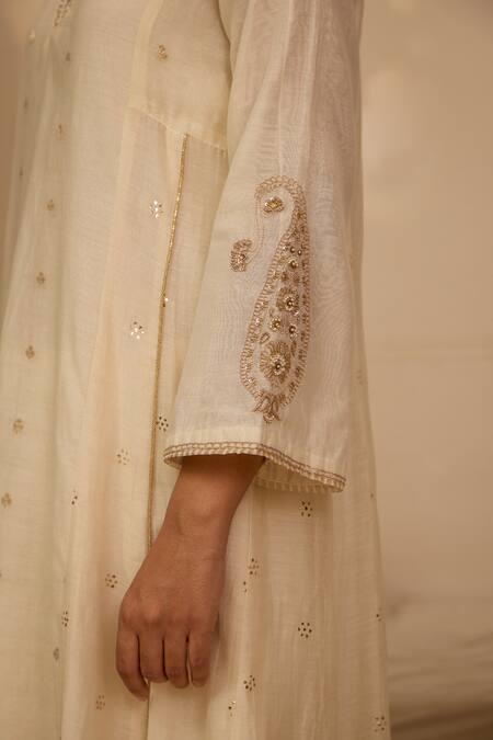 Shop Label Mansi Nagdev Ivory Chanderi Embroidery V-neck Floral Butti Pattern Kurta Pant Set Online at Aza Fashions Shop_Label Mansi Nagdev_Ivory Chanderi Embroidery V-neck Floral Butti Pattern Kurta Pant Set_Online_at_Aza_Fashions
