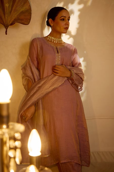 Label Mansi Nagdev_Purple Chanderi Embroidery Round Neck Floral Hand Kurta Pant Set _Online_at_Aza_Fashions