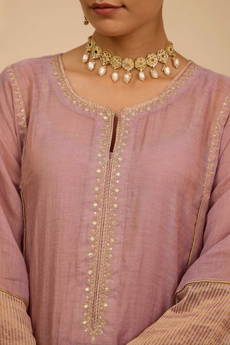 Label Mansi Nagdev_Purple Chanderi Embroidery Round Neck Floral Hand Kurta Pant Set _at_Aza_Fashions