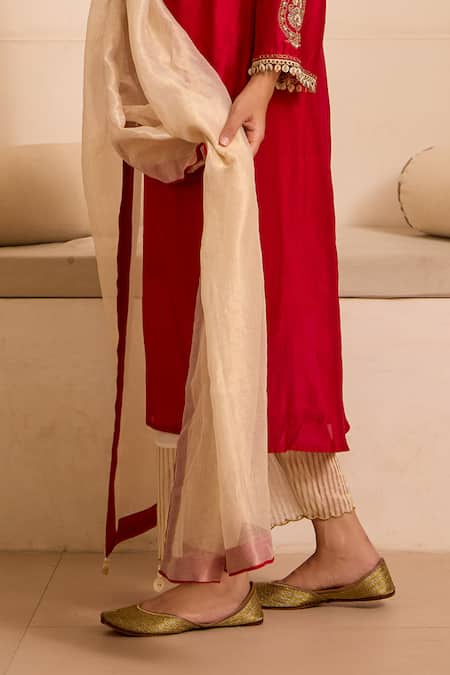 Shop_Label Mansi Nagdev_Red Embroidery, Sequins V-neck A-line Kurta Set With Dupatta _Online_at_Aza_Fashions