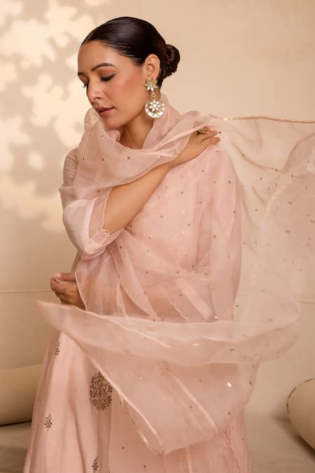 Label Mansi Nagdev_Pink Chanderi Embroidery V-neck Floral Zari Pitta Kurta Pant Set _at_Aza_Fashions