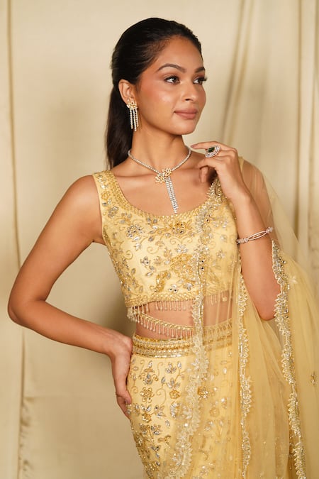 Buy_Mehak Murpana_Gold Net, Linen Beads, Sequins, Cut Work Cutdana Embroidered Fishcut Lehenga Set _Online_at_Aza_Fashions