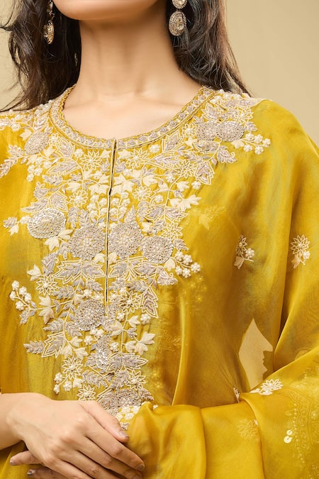Buy_Prisho_Yellow Silk, Chiffon Embroidery Round Neck Floral Applique Kurta Set _Online_at_Aza_Fashions